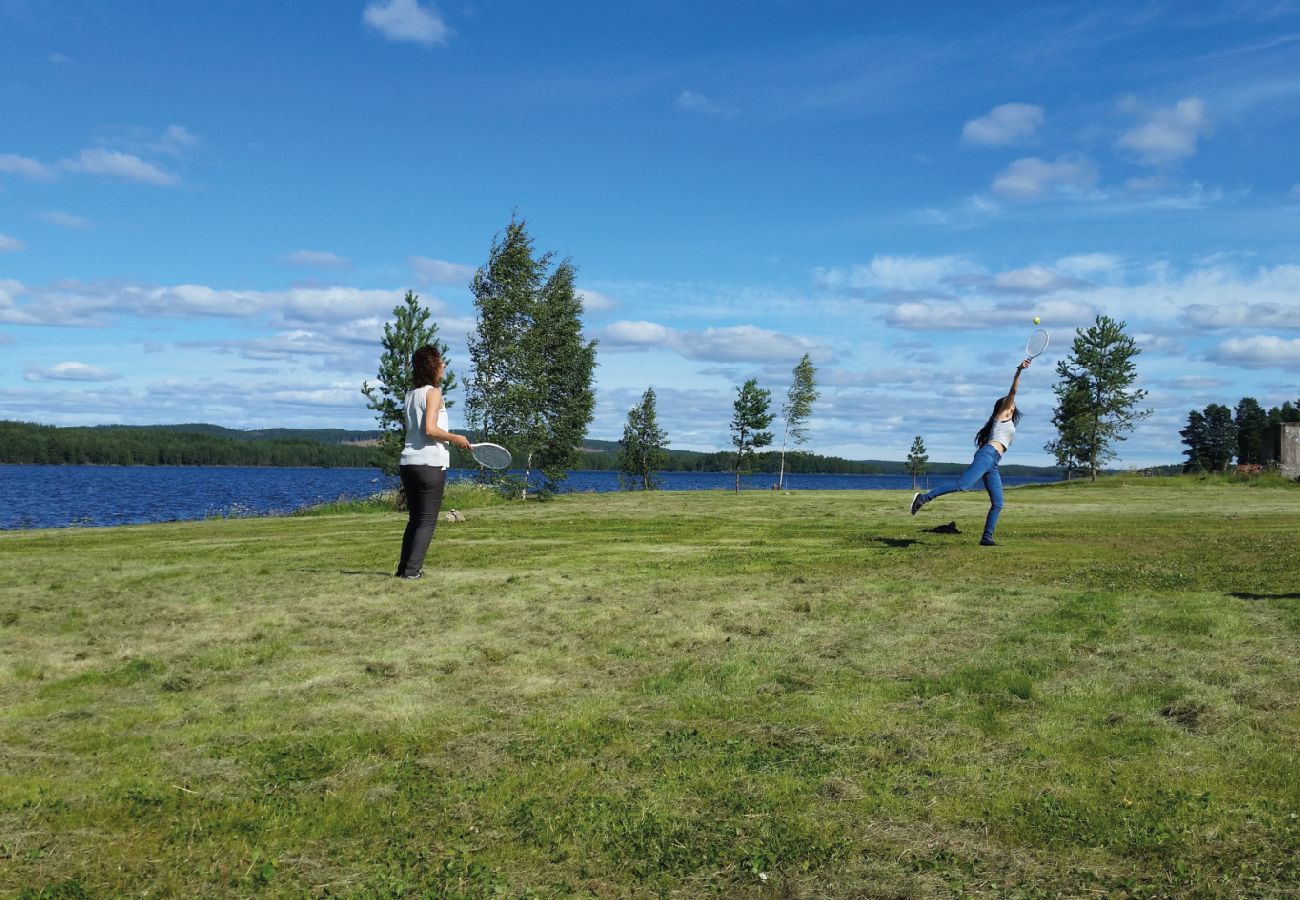 Ferienhaus in Svärdsjö - Modernes Ferienhaus direkt am wunderschönen Hinsensee