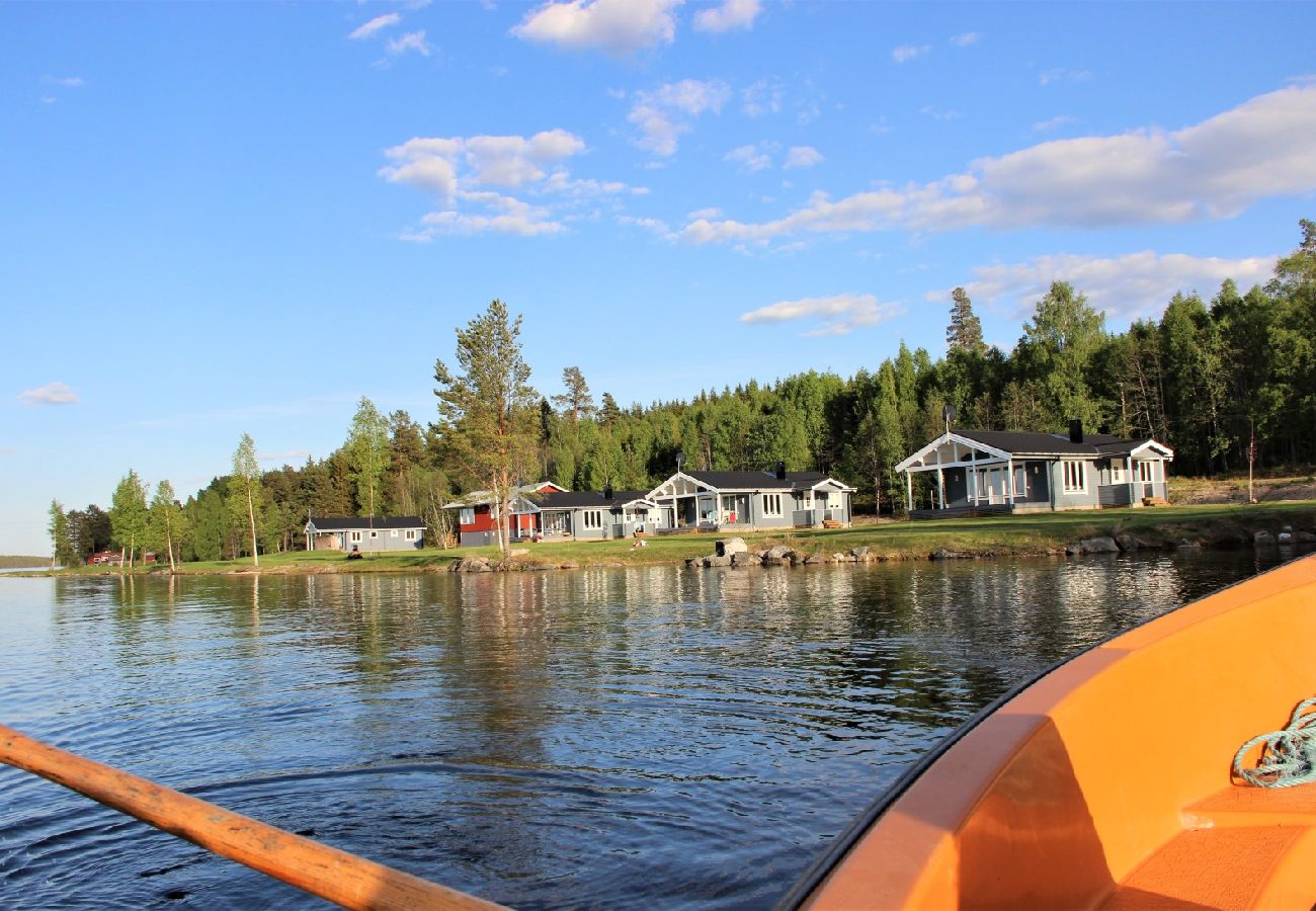 Ferienhaus in Svärdsjö - Modernes Ferienhaus direkt am wunderschönen Hinsensee