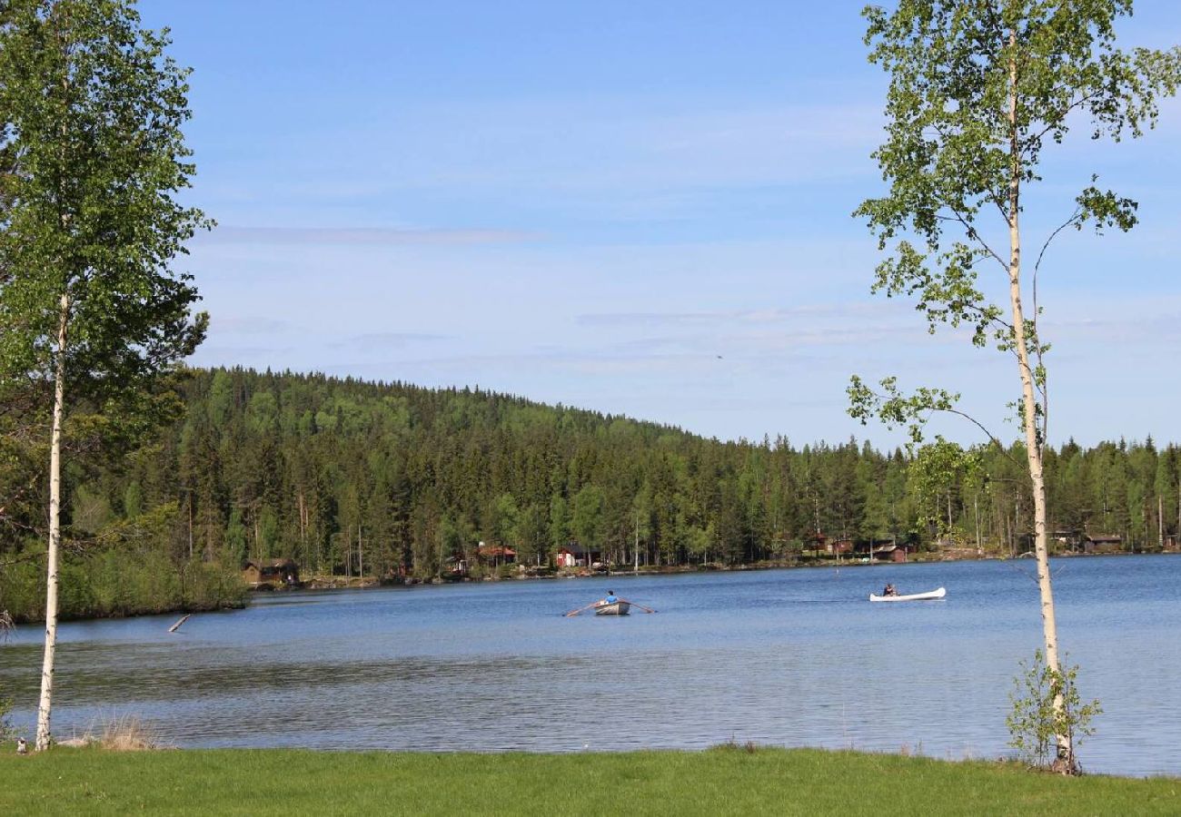 Ferienhaus in Svärdsjö - Modernes Ferienhaus direkt am wunderschönen Hinsensee