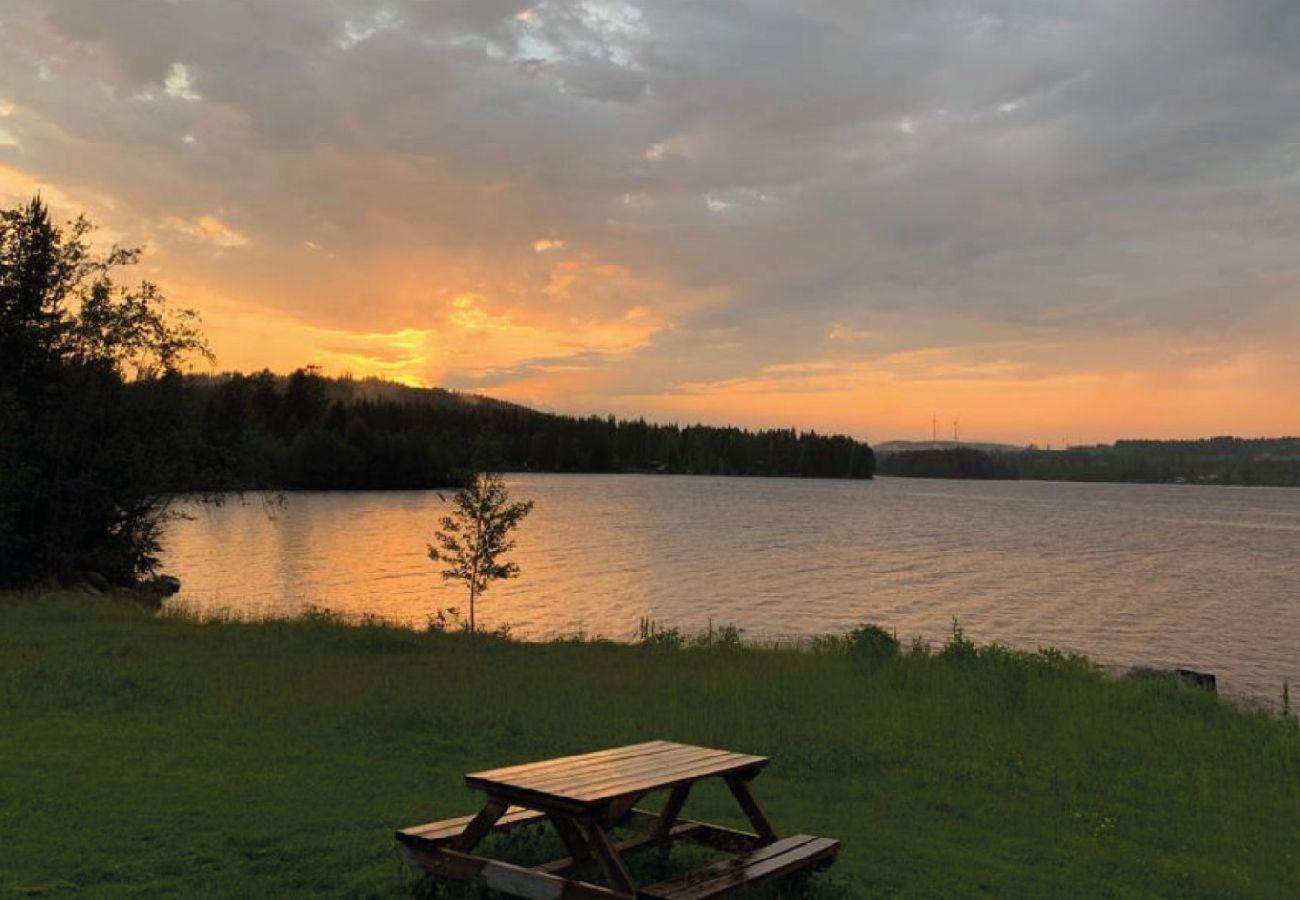 Ferienhaus in Svärdsjö - Modernes Ferienhaus direkt am wunderschönen Hinsensee