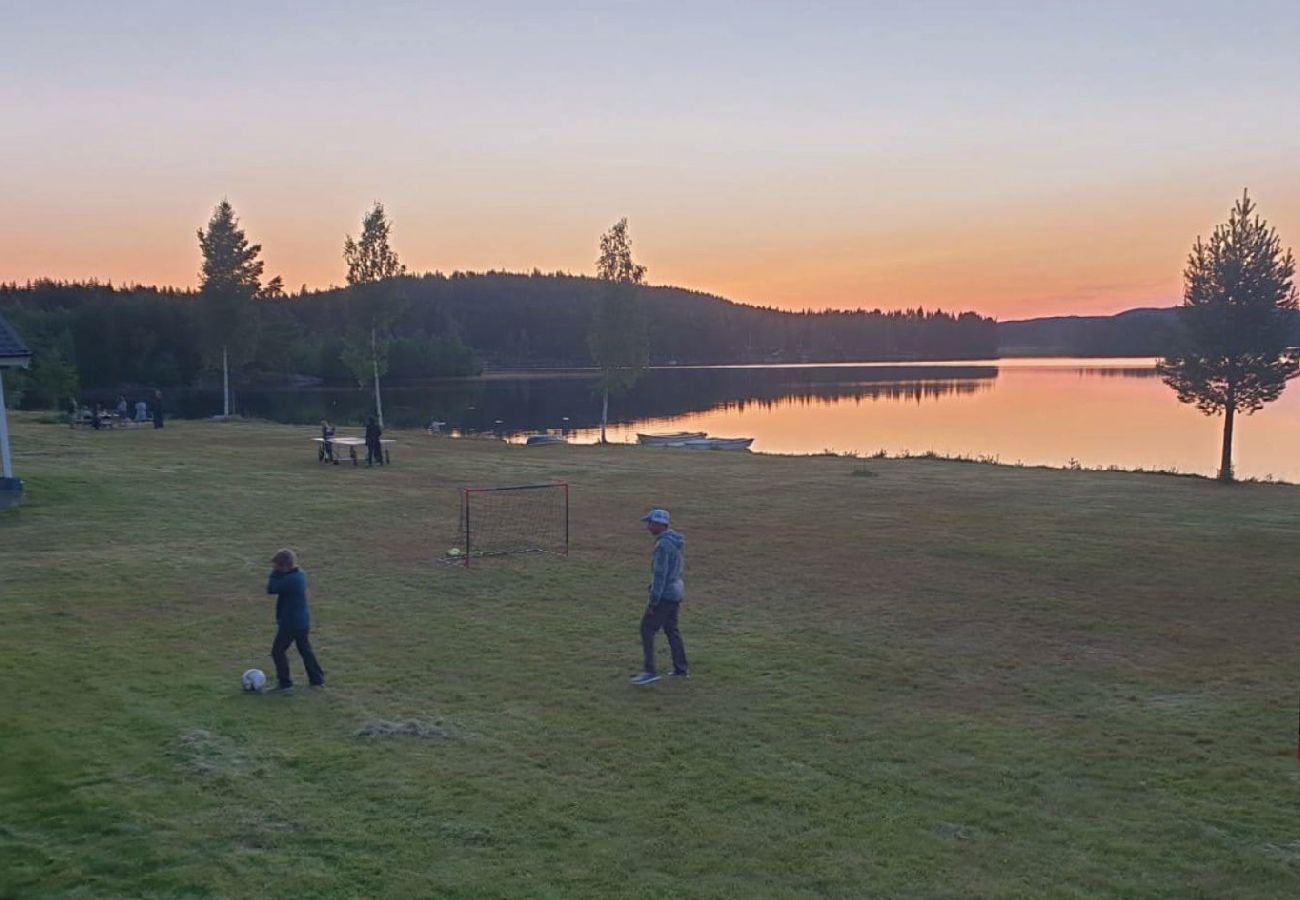 Ferienhaus in Svärdsjö - Modernes Ferienhaus direkt am wunderschönen Hinsensee