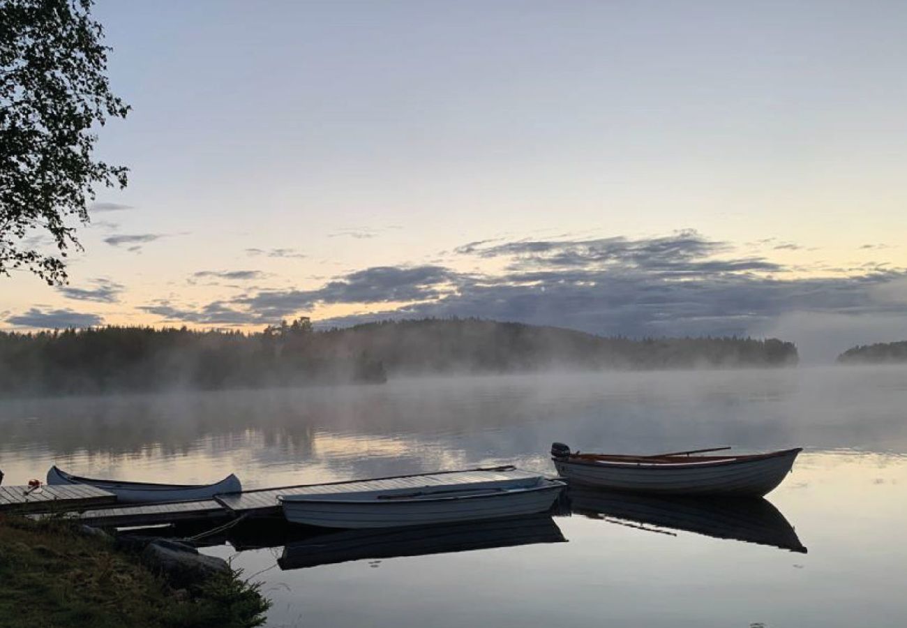 Ferienhaus in Svärdsjö - Modernes Ferienhaus direkt am wunderschönen Hinsensee