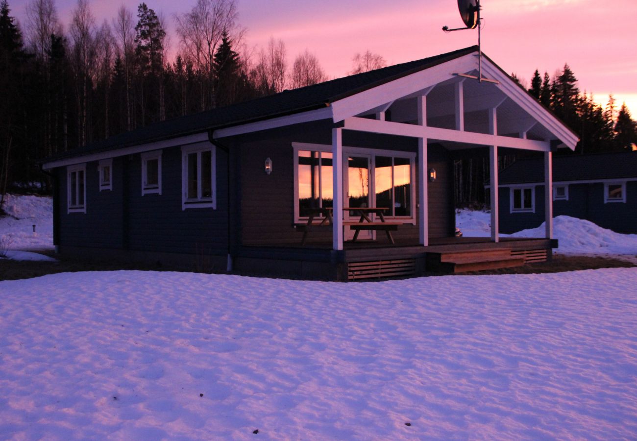 Ferienhaus in Svärdsjö - Modernes Ferienhaus direkt am wunderschönen Hinsensee