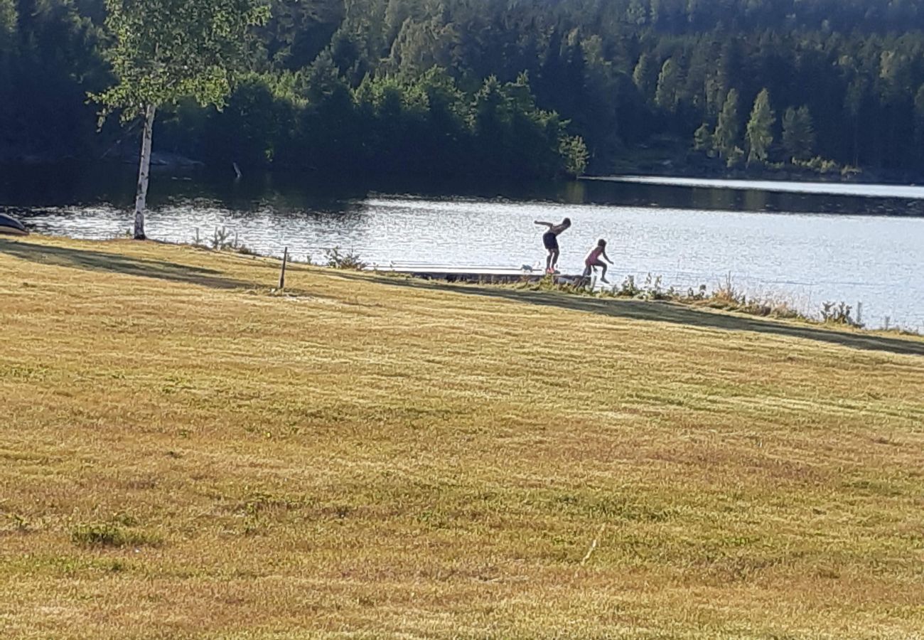 Ferienhaus in Svärdsjö - Modernes Ferienhaus direkt am wunderschönen Hinsensee