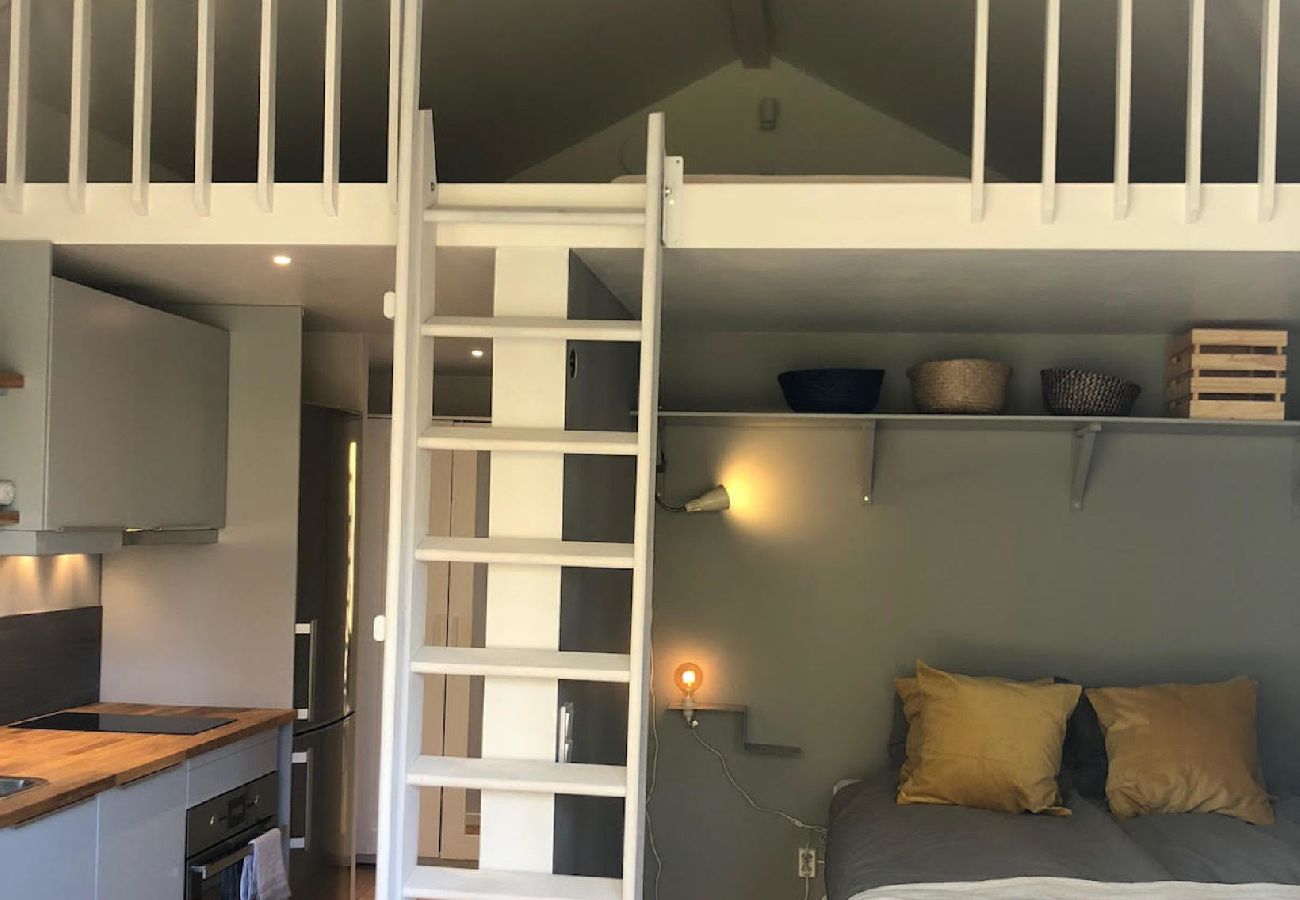 Ferienhaus in Stavsjö - Schöne Studio Ferienwohnung mit Seeblick in Sörmland
