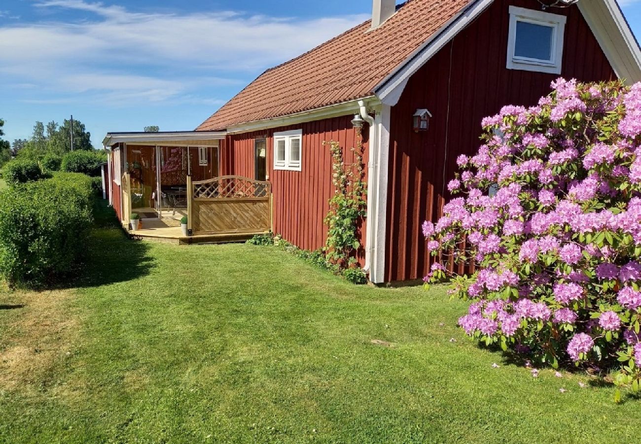 Ferienhaus in Anneberg - Rot-Weisses Ferienhaus im Småländischen Hochland