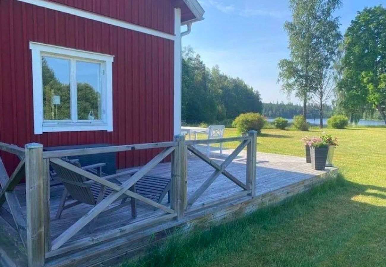 Ferienhaus in Stockaryd - Urlaubsparadies am See mit Boot und Sauna