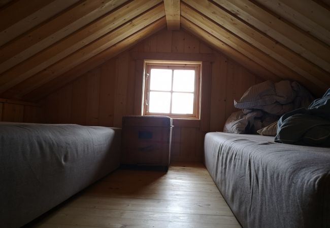 Ferienhaus in Gällö - Urgemütliches Blockhaus am Seeufer und mitten im Wald Ferienhaus in Gällö - Urgemütliches Blockhaus am Seeufer und mitten im Wald