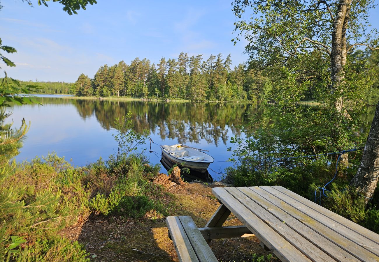 Ferienhaus in Hallaryd - Urlaub am See mit Wifi und eigenem Boot