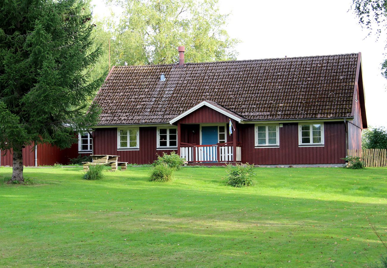 Ferienhaus in Torsby - Grosses Ferienhaus am See und unweit vom Skigebiet Hovfjället