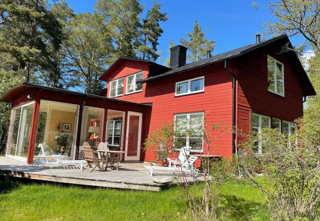 Ferienhaus in Värmdö - Komfort-Ferienhaus mit Meerblick bei Stockholm