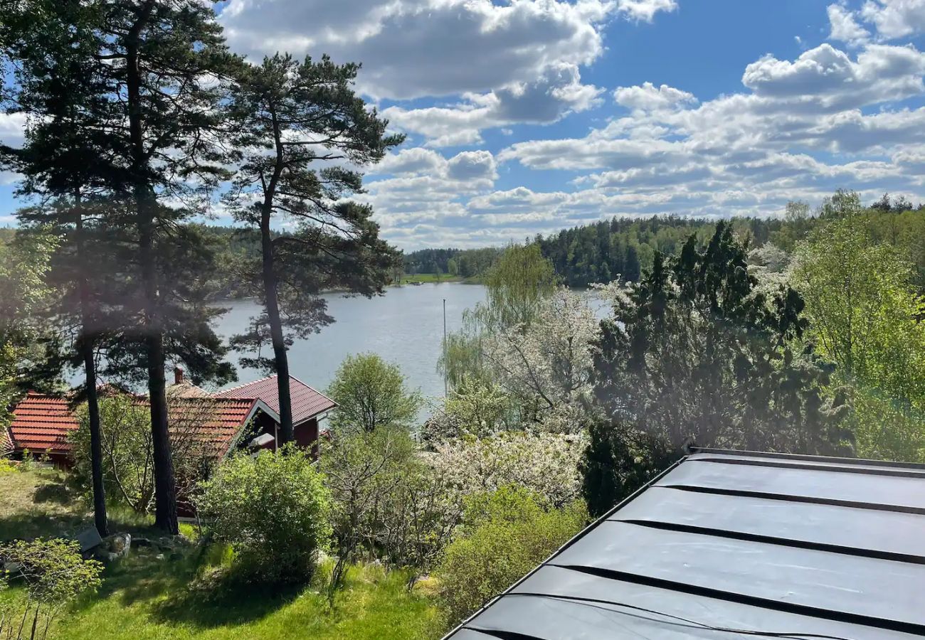 Ferienhaus in Värmdö - Komfort-Ferienhaus mit Meerblick bei Stockholm