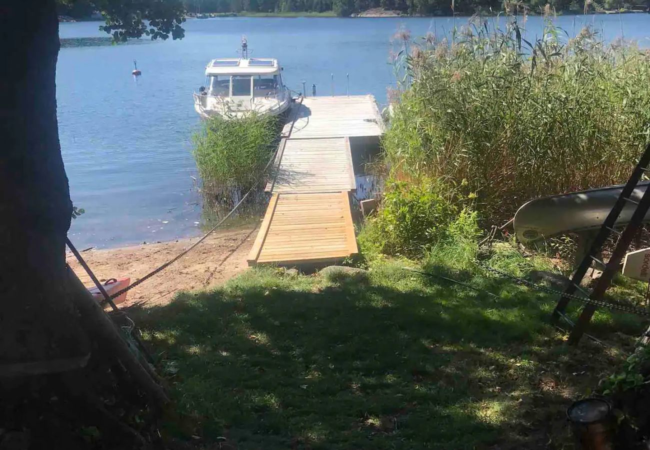 Ferienhaus in Värmdö - Komfort-Ferienhaus mit Meerblick bei Stockholm