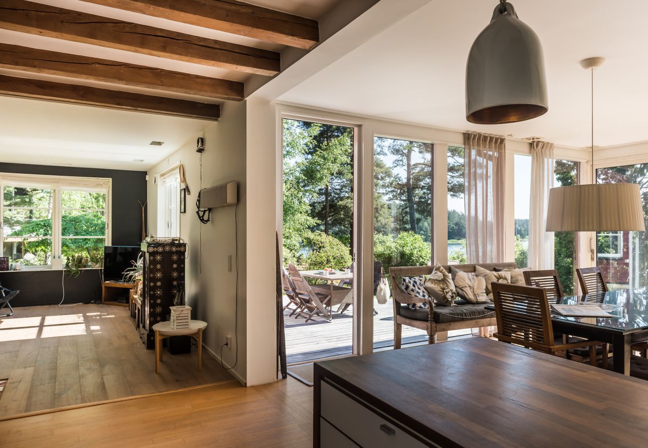 Ferienhaus in Värmdö - Komfort-Ferienhaus mit Meerblick bei Stockholm