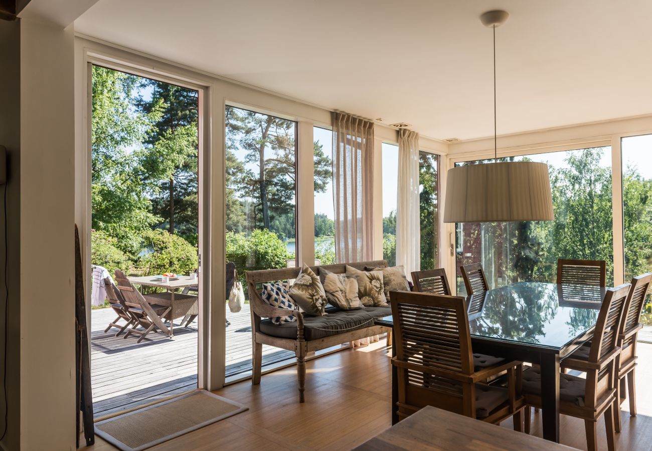 Ferienhaus in Värmdö - Komfort-Ferienhaus mit Meerblick bei Stockholm