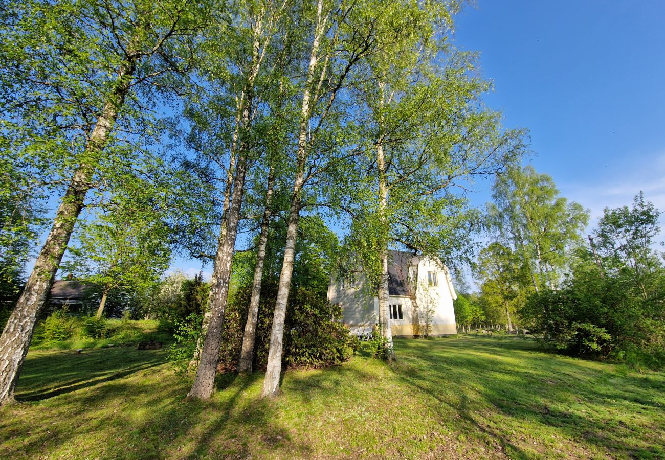 Landhaus in Gullabo - Urlaub zwischen Wald und Pferdekoppeln in Småland