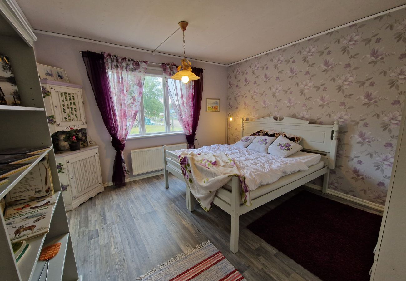 Landhaus in Gullabo - Urlaub zwischen Wald und Pferdekoppeln in Småland