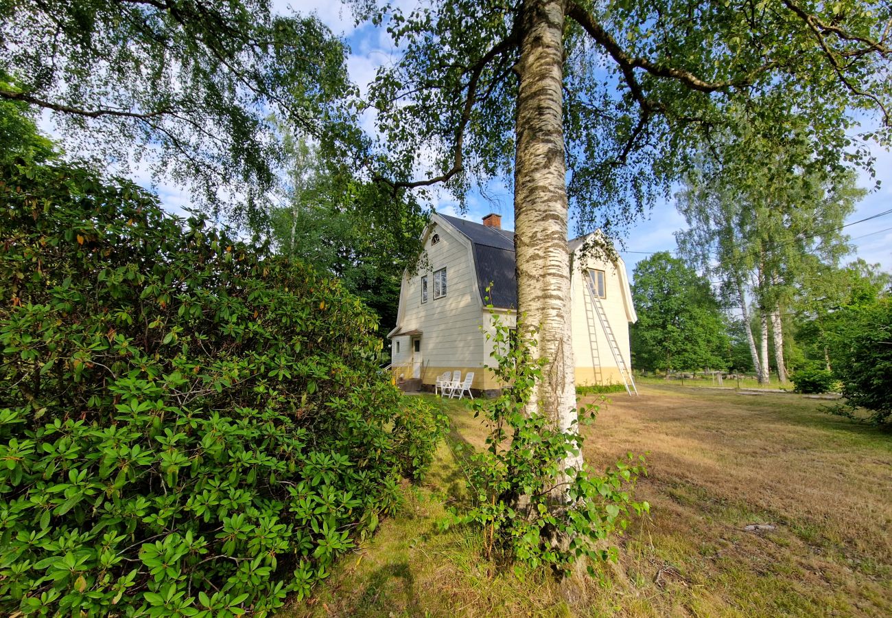 Ferienhaus in Gullabo - Urlaub zwischen Wald und Pferdekoppeln in Småland