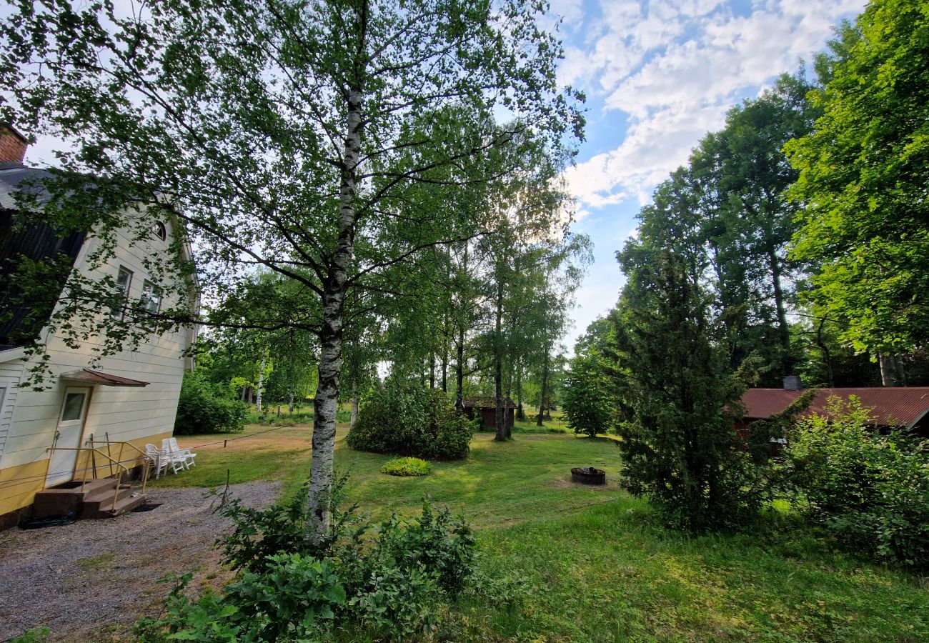 Landhaus in Gullabo - Urlaub zwischen Wald und Pferdekoppeln in Småland