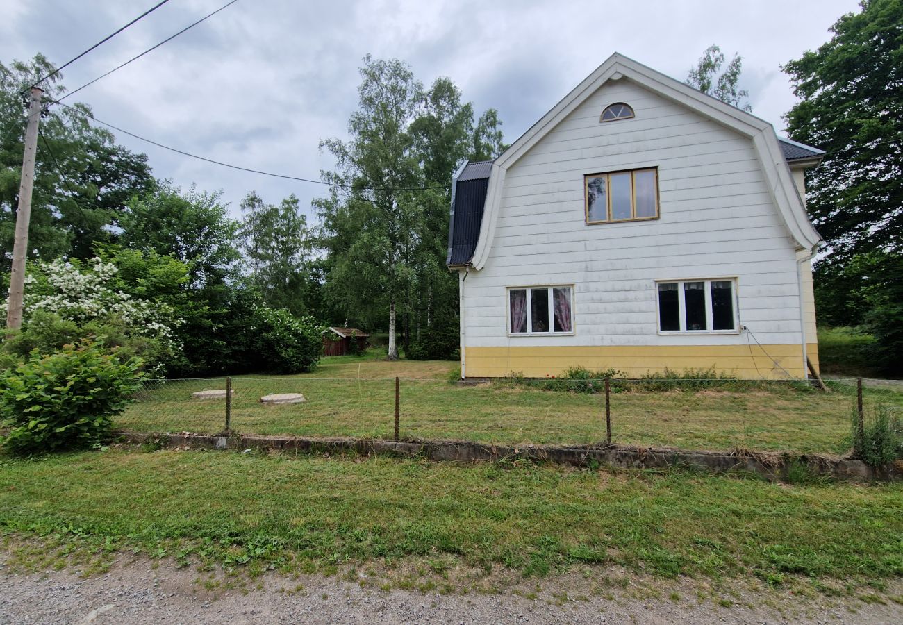 Landhaus in Gullabo - Urlaub zwischen Wald und Pferdekoppeln in Småland