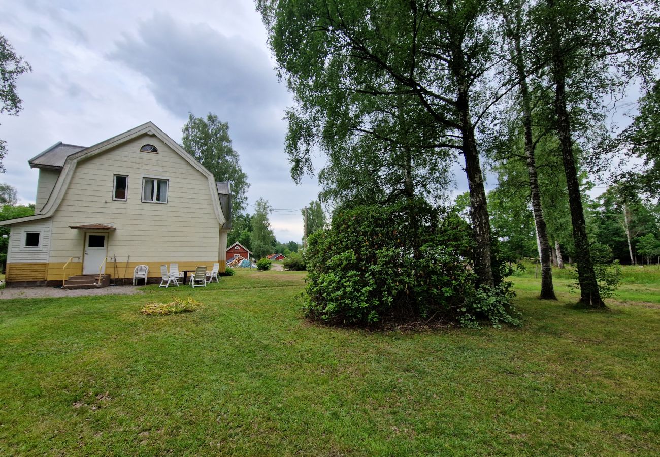 Landhaus in Gullabo - Urlaub zwischen Wald und Pferdekoppeln in Småland