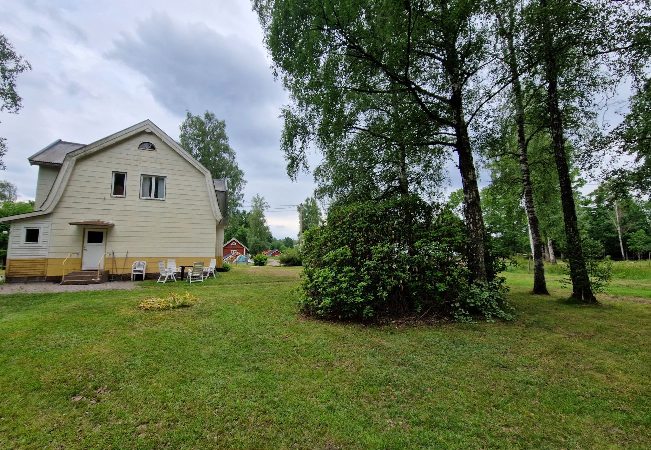 Ferienhaus in Gullabo - Urlaub zwischen Wald und Pferdekoppeln in Småland