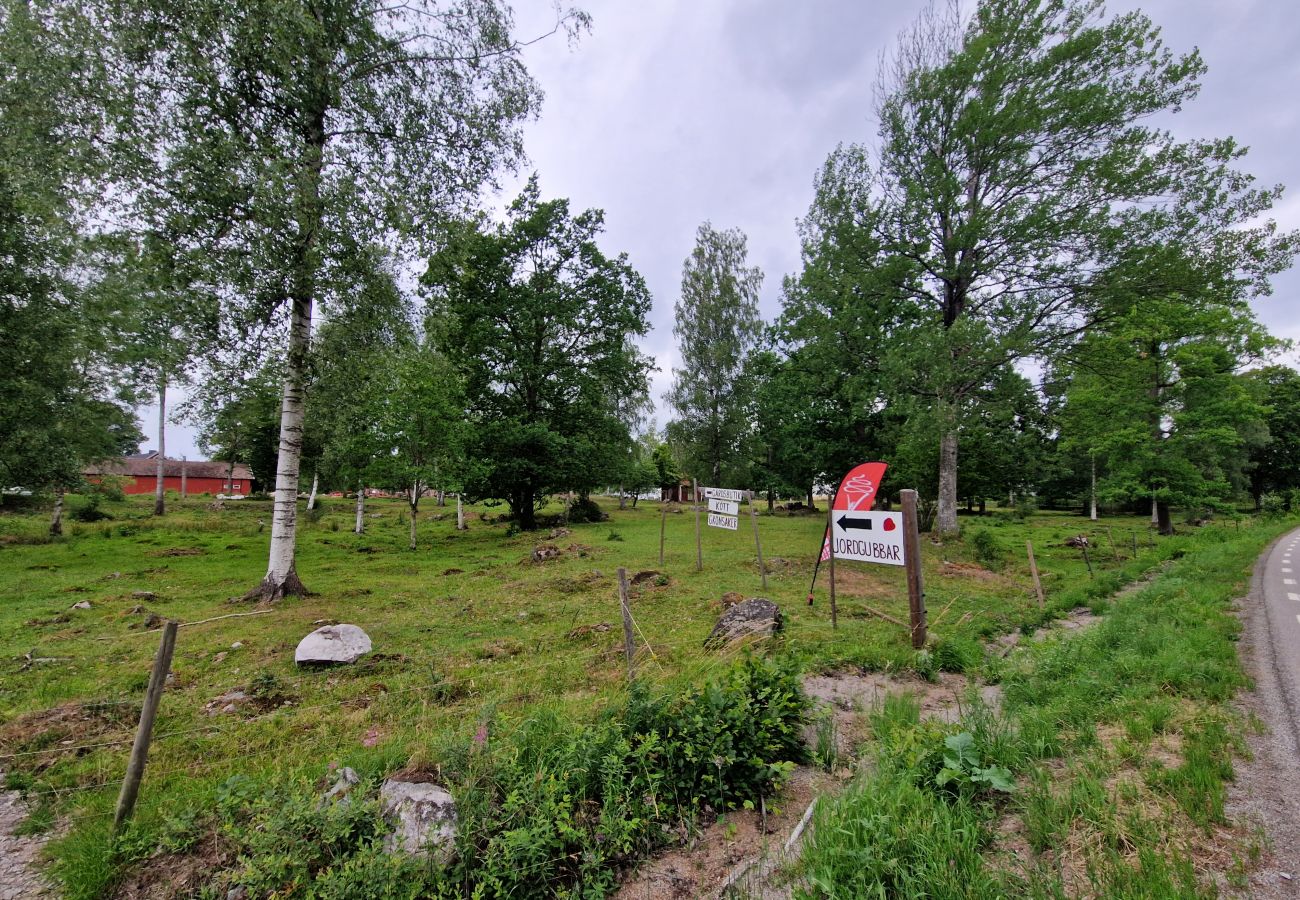 Landhaus in Gullabo - Urlaub zwischen Wald und Pferdekoppeln in Småland