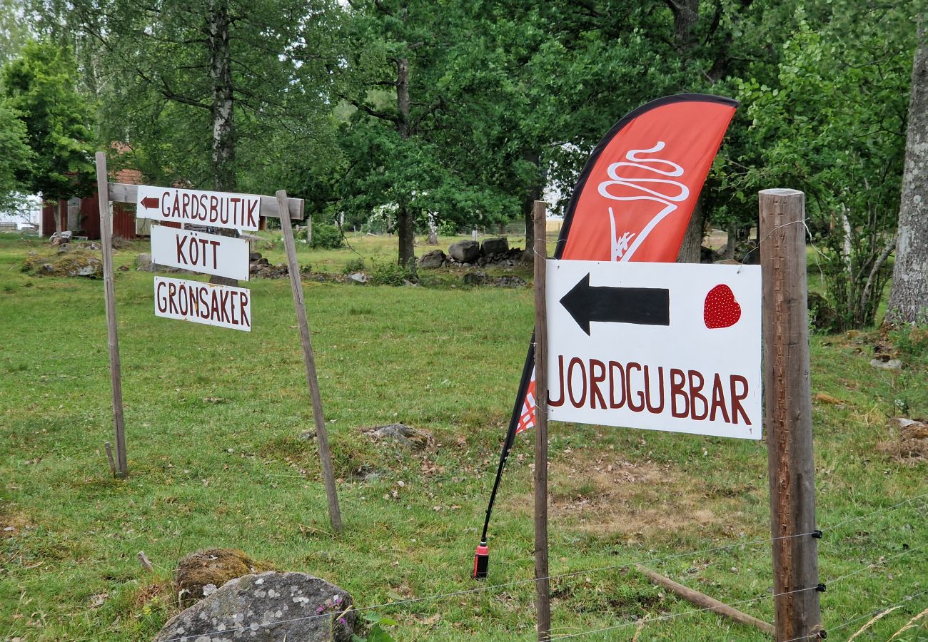 Ferienhaus in Gullabo - Urlaub zwischen Wald und Pferdekoppeln in Småland