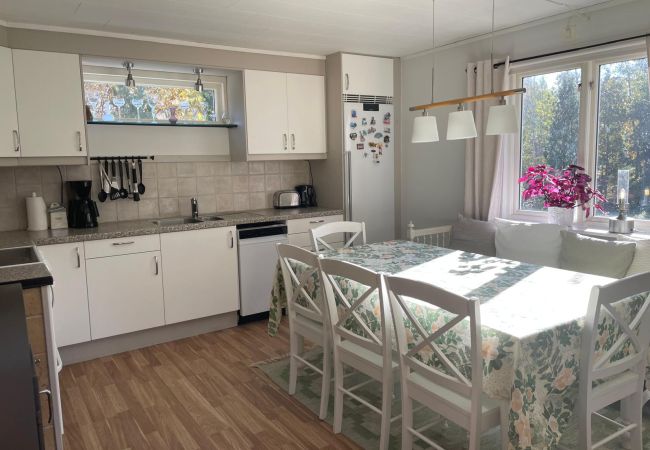 Ferienhaus in Vålarö - Fantastische Lage am Meer mitten im Schärengarten mit Pool unweit von Nyköping Ferienhaus in Vålarö - Fantastische Lage am Meer mitten im Schärengarten mit Pool unweit von Nyköping