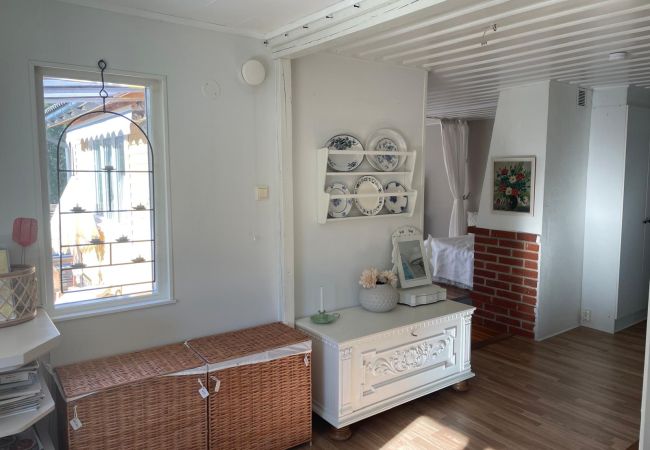 Ferienhaus in Vålarö - Fantastische Lage am Meer mitten im Schärengarten mit Pool unweit von Nyköping Ferienhaus in Vålarö - Fantastische Lage am Meer mitten im Schärengarten mit Pool unweit von Nyköping