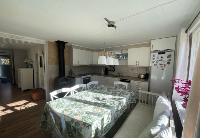 Ferienhaus in Vålarö - Fantastische Lage am Meer mitten im Schärengarten mit Pool unweit von Nyköping Ferienhaus in Vålarö - Fantastische Lage am Meer mitten im Schärengarten mit Pool unweit von Nyköping