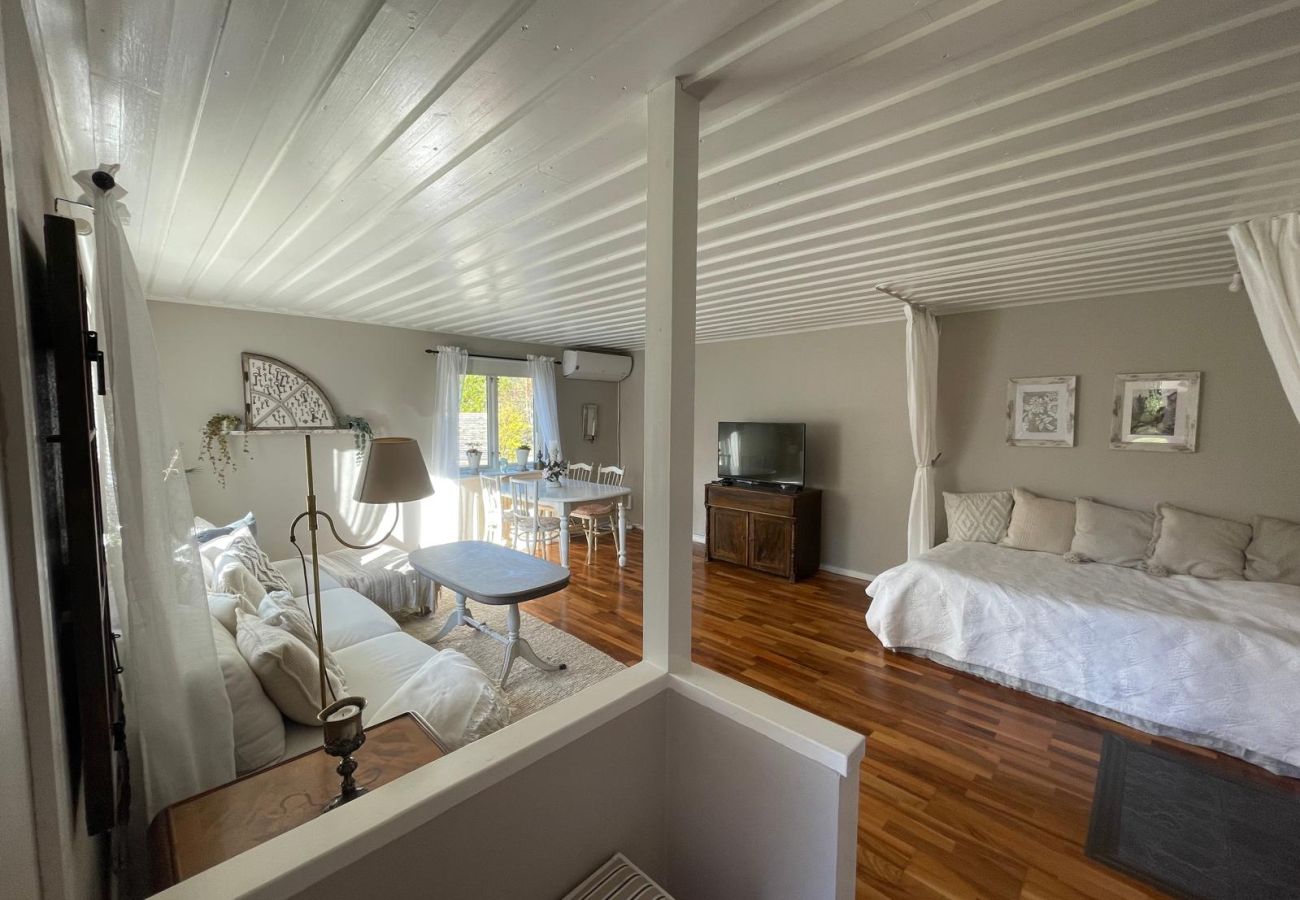 Ferienhaus in Vålarö - Fantastische Lage am Meer mit Pool und Inga Lindstr&amp;amp;amp;ouml;m um die Ecke