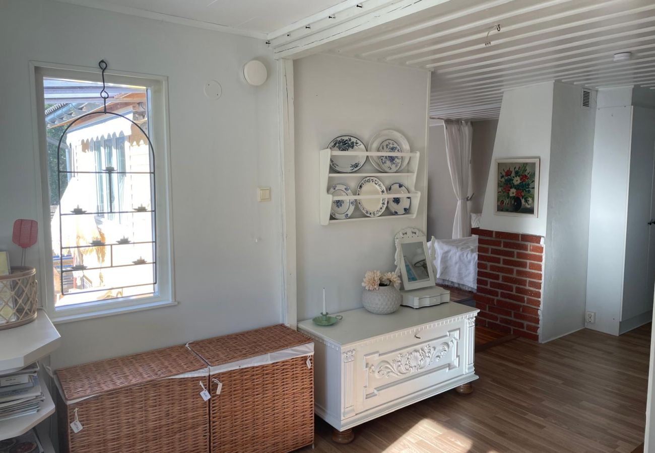 Ferienhaus in Vålarö - Fantastische Lage am Meer mit Pool und Inga Lindstr&amp;amp;amp;ouml;m um die Ecke