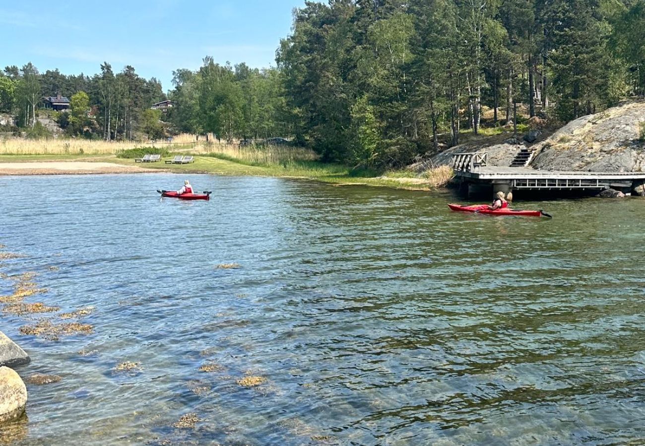 Ferienhaus in Vålarö - Fantastische Lage am Meer mit Pool und Inga Lindstr&amp;amp;amp;ouml;m um die Ecke