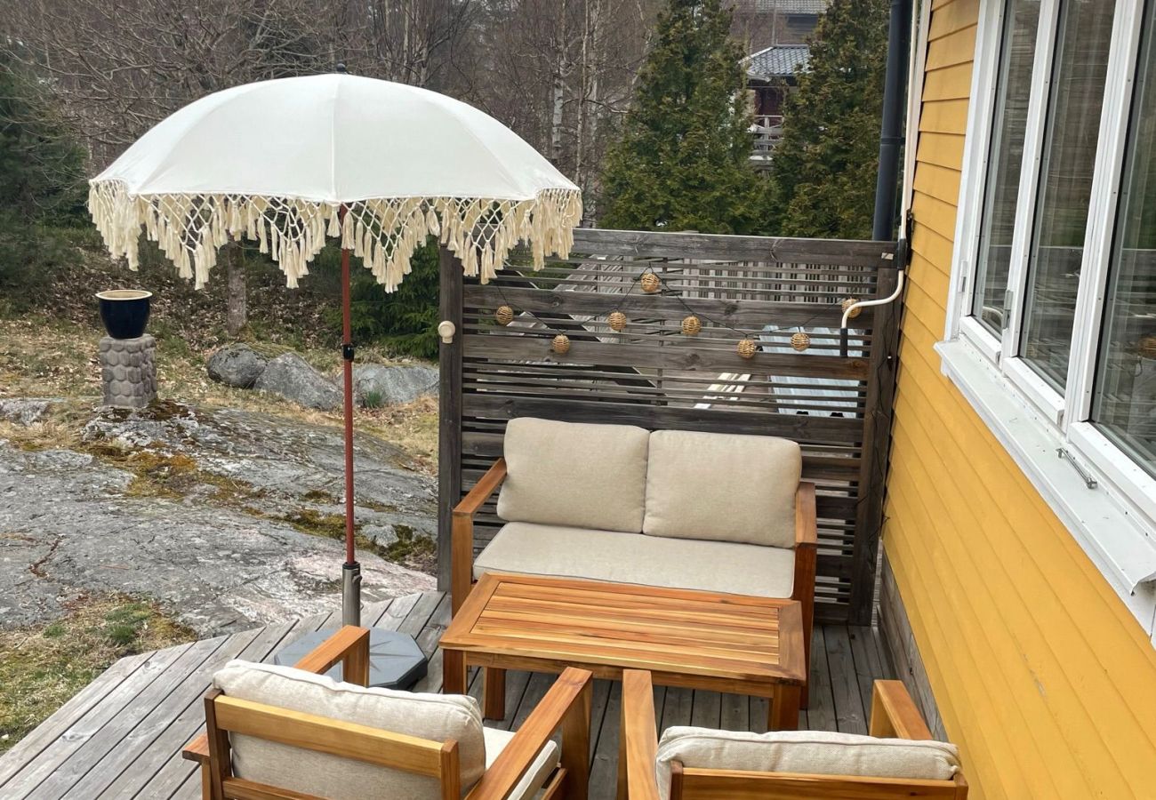 Ferienhaus in Vålarö - Fantastische Lage am Meer mit Pool und Inga Lindstr&amp;amp;amp;ouml;m um die Ecke