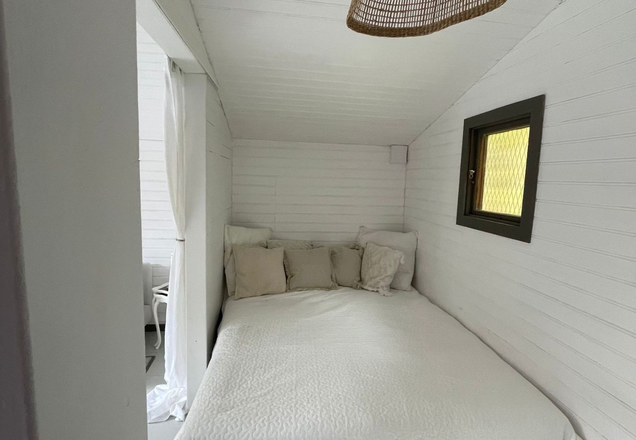 Ferienhaus in Vålarö - Fantastische Lage am Meer mit Pool und Inga Lindstr&amp;amp;amp;ouml;m um die Ecke