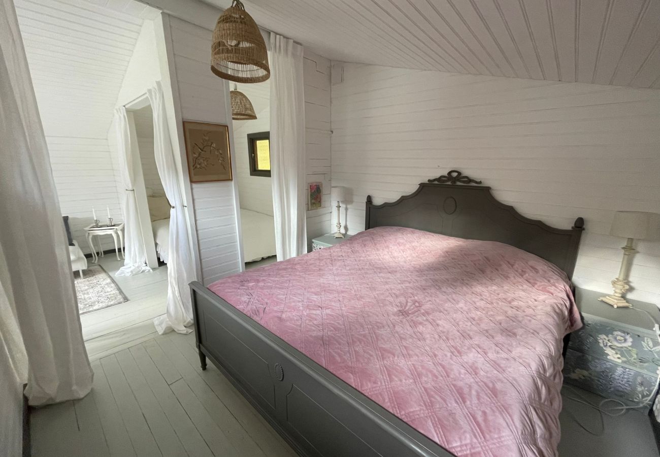 Ferienhaus in Vålarö - Fantastische Lage am Meer mit Pool und Inga Lindstr&amp;amp;amp;ouml;m um die Ecke