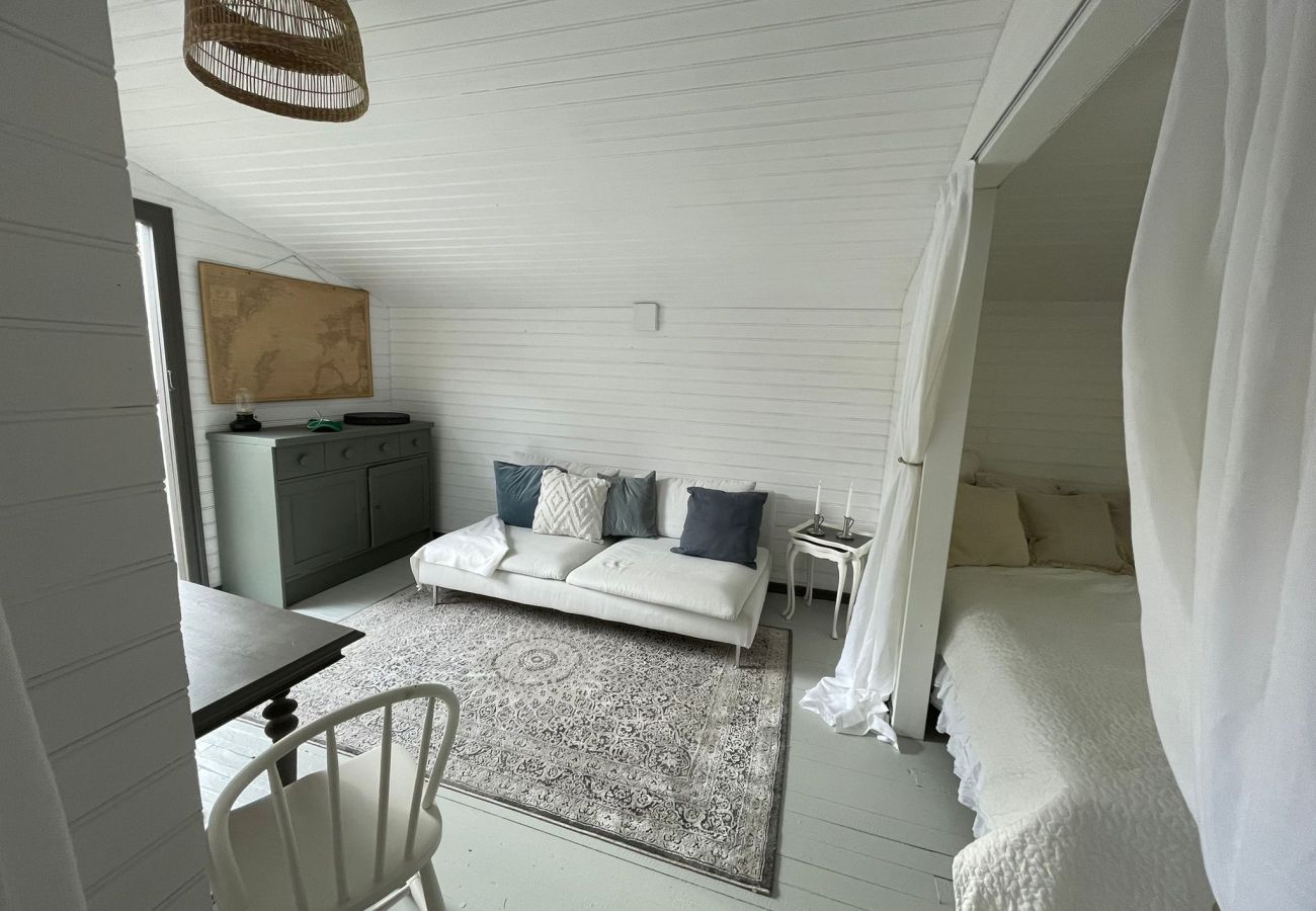 Ferienhaus in Vålarö - Fantastische Lage am Meer mit Pool und Inga Lindstr&amp;amp;amp;ouml;m um die Ecke