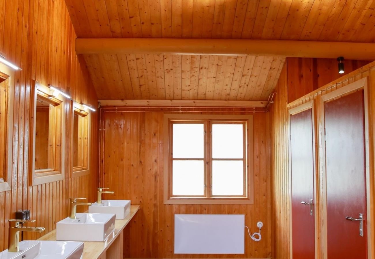 Ferienhaus in Gargnäs - Gemütliche Ferienhütte am See in Lappland