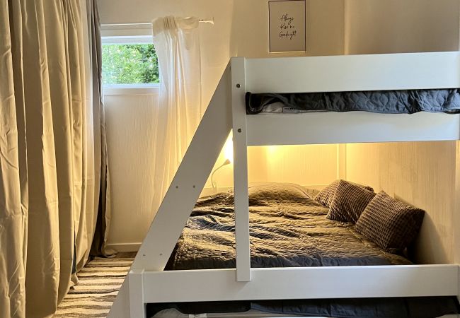 Ferienhaus in Vena - Traumurlaub am See in Småland mit Sauna, Badetonne und Boot Ferienhaus in Vena - Traumurlaub am See in Småland mit Sauna, Badetonne und Boot