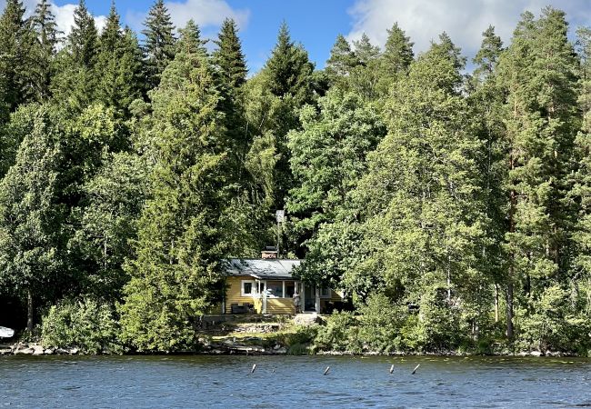 Ferienhaus in Vena - Traumurlaub am See in Småland