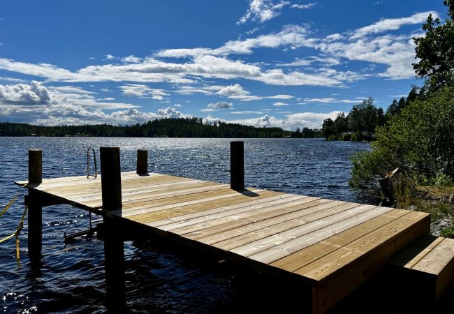 Ferienhaus in Vena - Traumurlaub am See in Småland mit Sauna, Badetonne und Boot Ferienhaus in Vena - Traumurlaub am See in Småland mit Sauna, Badetonne und Boot