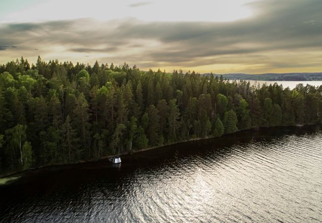 Ferienhaus in Årjäng - Wunderbare Aurora-Hütte mit Komfortfeeling auf dem See