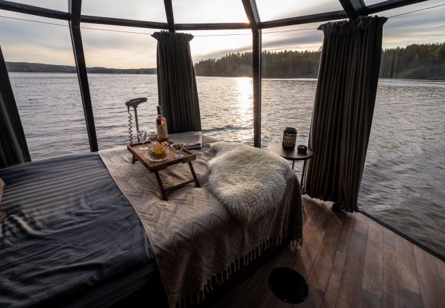 Ferienhaus in Årjäng - Wunderbare Aurora-Hütte mit Komfortfeeling auf dem See