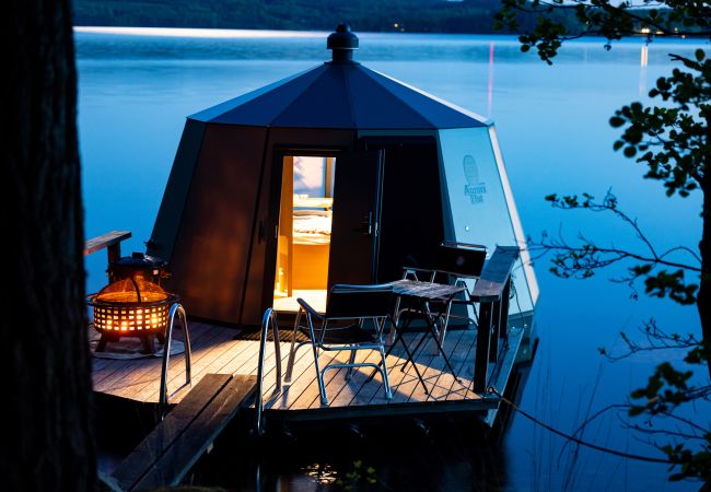 Ferienhaus in Årjäng - Wunderbare Aurora-Hütte mit Komfortfeeling auf dem See