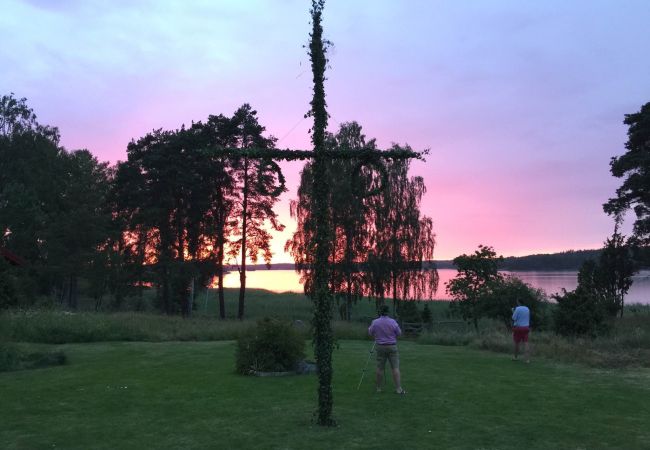 Ferienhaus in Gnesta - Traumurlaub am See mit Pool auf einem Herrensitz in Södermanland Ferienhaus in Gnesta - Traumurlaub am See mit Pool auf einem Herrensitz in Södermanland