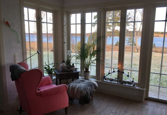 Ferienhaus in Gnesta - Traumurlaub am See mit Pool auf einem Herrensitz in Södermanland Ferienhaus in Gnesta - Traumurlaub am See mit Pool auf einem Herrensitz in Södermanland