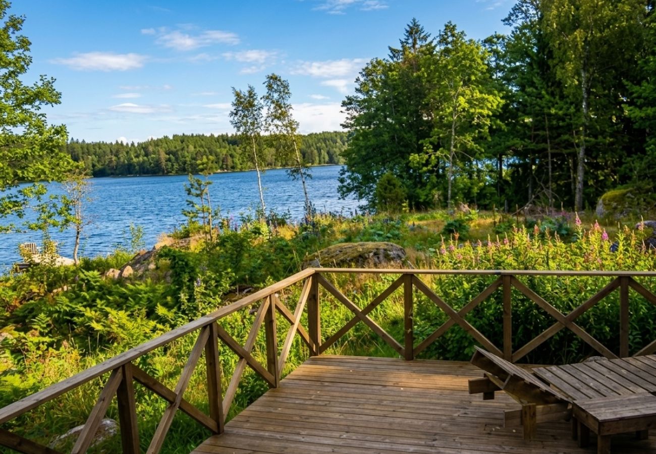 Ferienhaus in Hallabro - Ferienhaus für Zwei am See