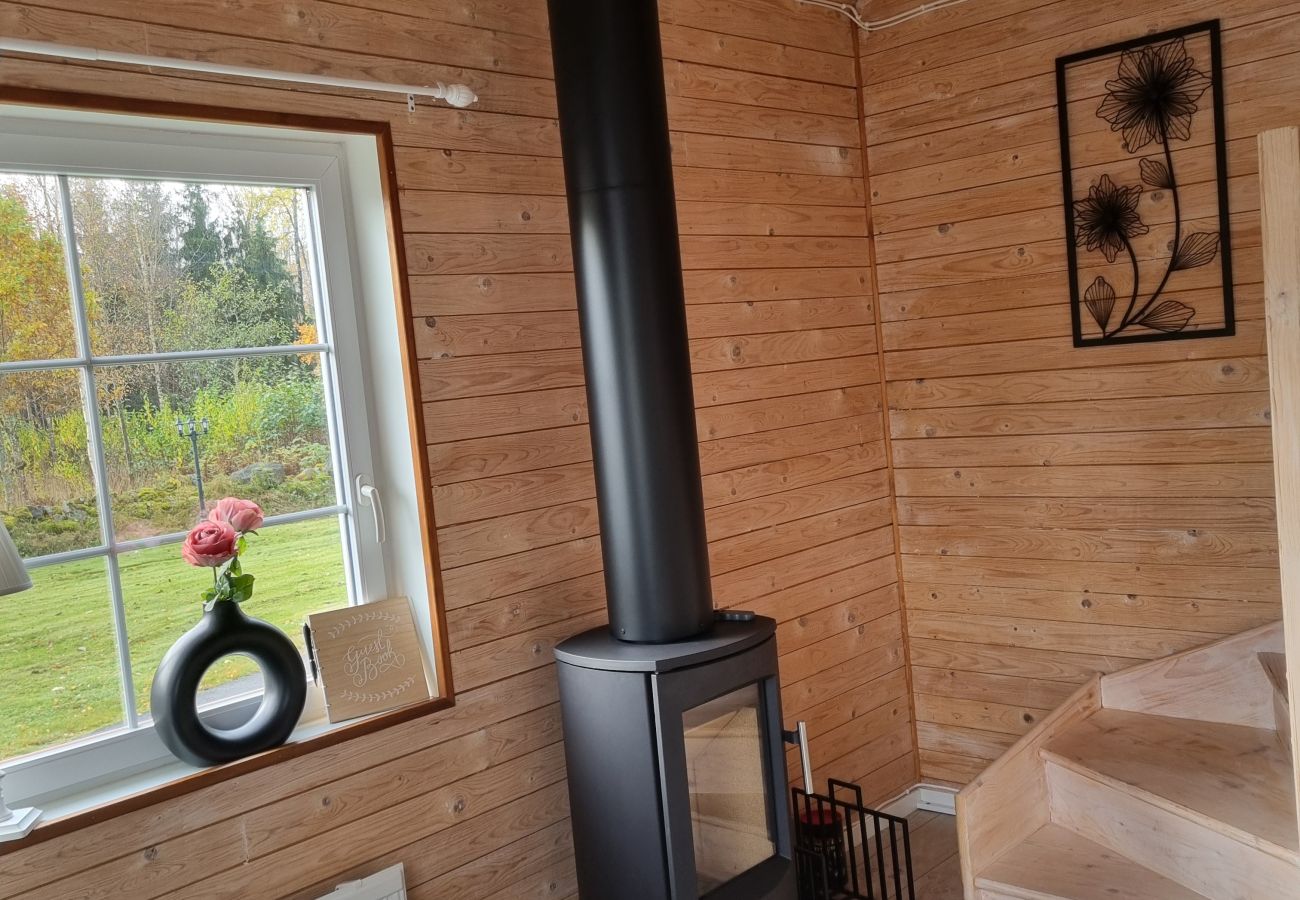 Ferienhaus in Väckelsång - Ferienhaus-Traum am See mit Pool, Internet, Sauna, Kamin und Boot mit Motor