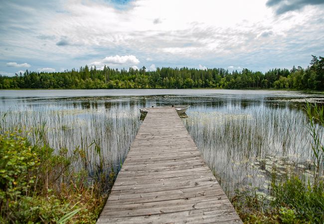 Ferienhaus in Vissefjärda - Grosses modernes Ferienhaus mitten im Wald und am See mit riesiger Terrasse Ferienhaus in Vissefjärda - Grosses modernes Ferienhaus mitten im Wald und am See mit riesiger Terrasse